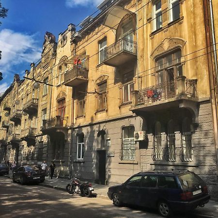 Friends Hostel Lviv Rustaveli Str Екстериор снимка