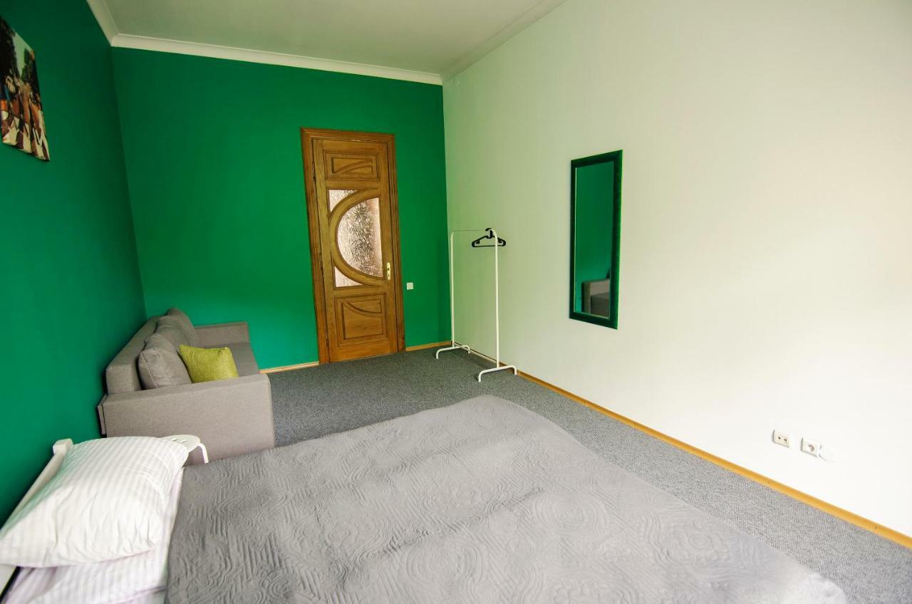 Friends Hostel Lviv Rustaveli Str Екстериор снимка