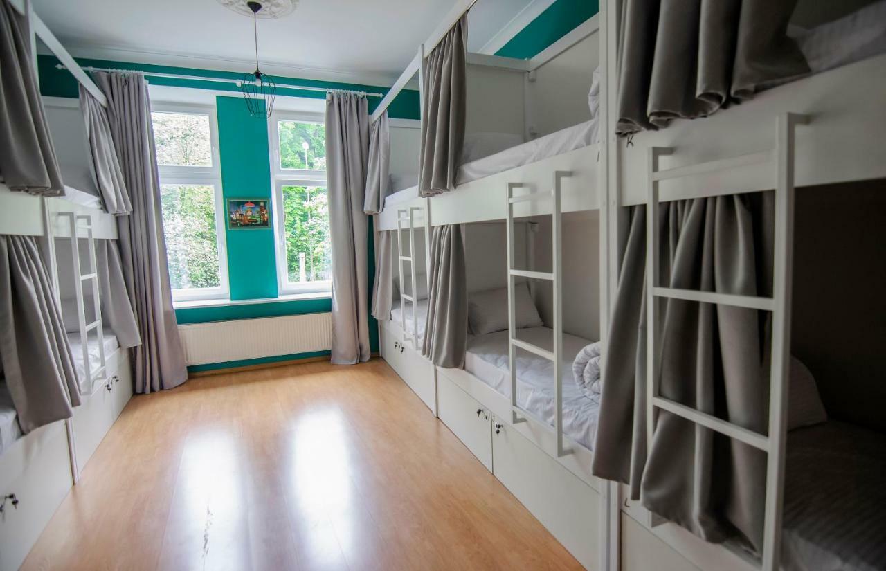 Friends Hostel Lviv Rustaveli Str Екстериор снимка