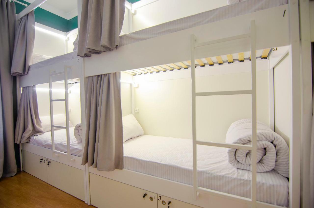 Friends Hostel Lviv Rustaveli Str Екстериор снимка