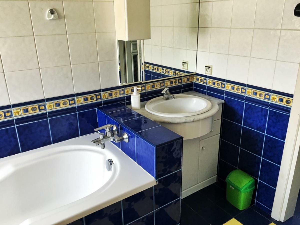 Friends Hostel Lviv Rustaveli Str Екстериор снимка